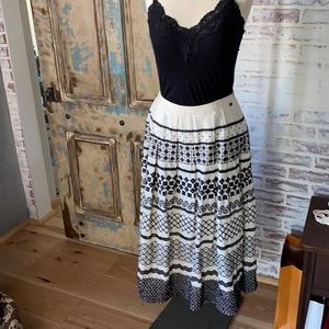 Ischiko embroidered skirt